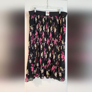 Torrid floral pleated skirt